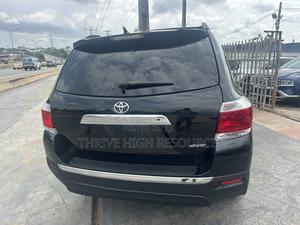 Toyota Highlander SE 2012 Black