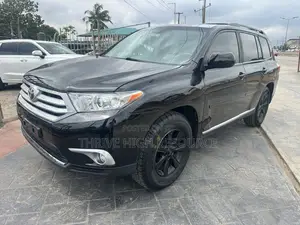 Toyota Highlander SE 2012 Black