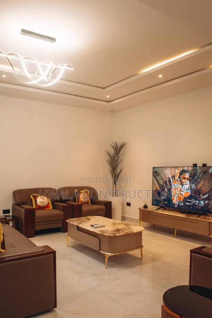 Luxury 2-Bedroom Duplex Shortlet
