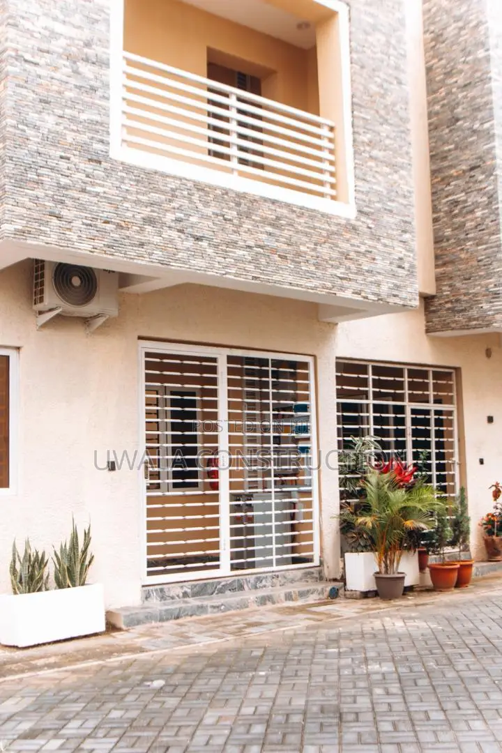Luxury 2-Bedroom Duplex Shortlet