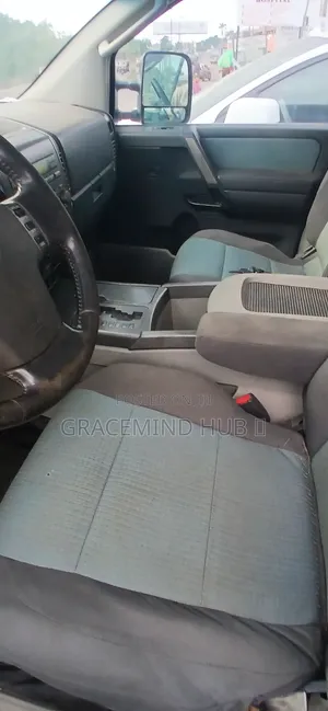 Nissan Titan 2005 Black