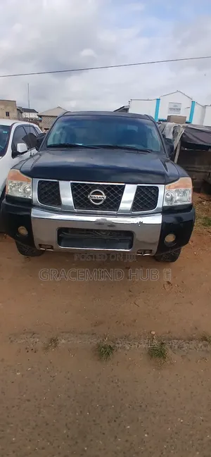 Nissan Titan 2005 Black