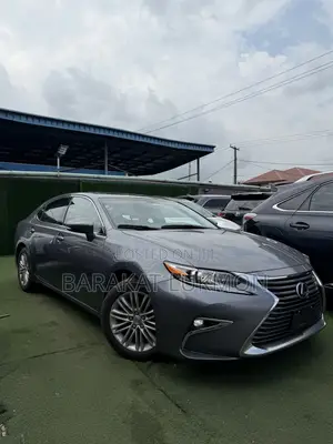 Lexus ES 350 FWD 2016
