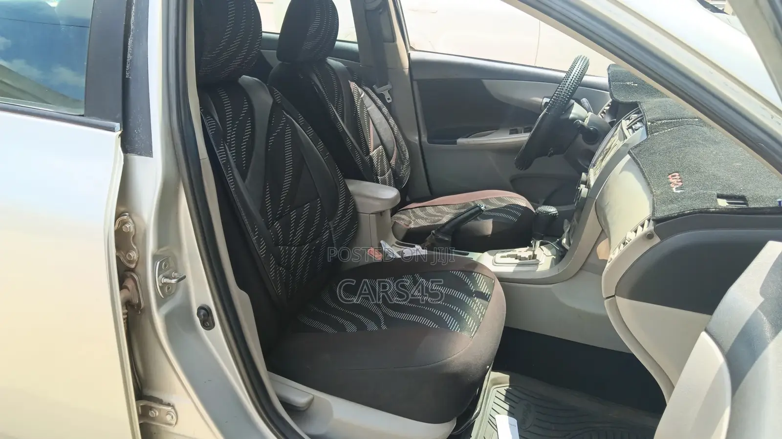 Toyota Corolla 2011 Silver