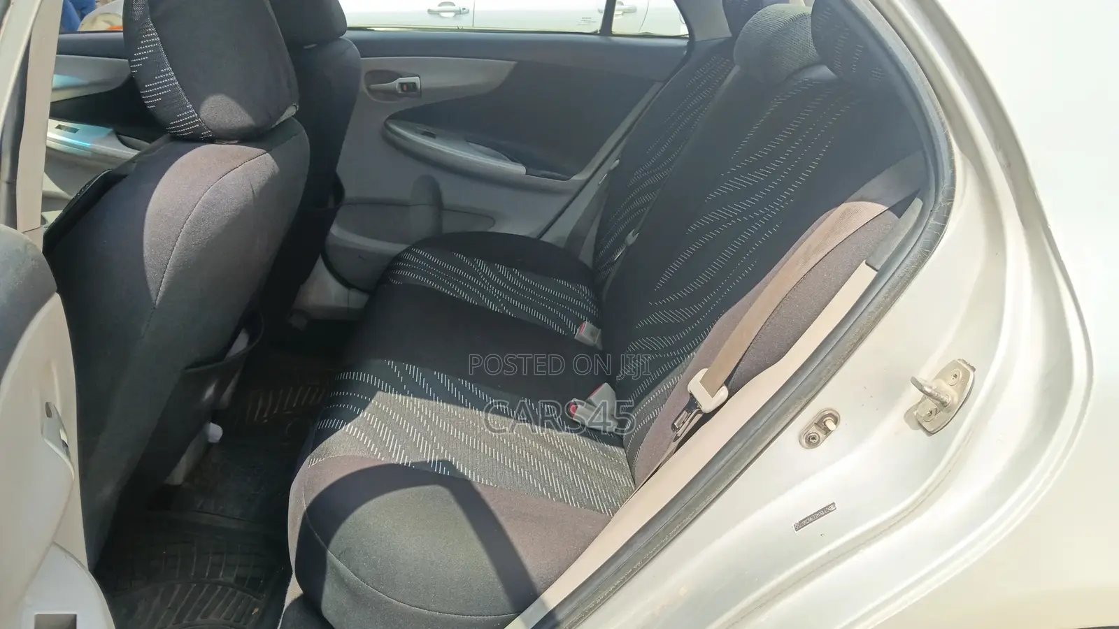 Toyota Corolla 2011 Silver