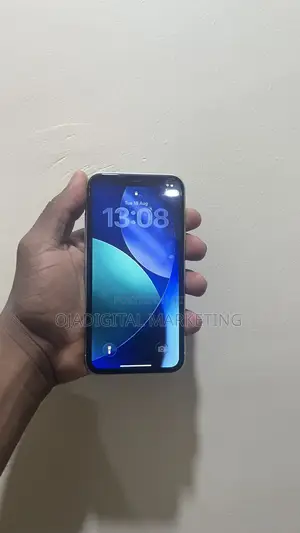 Apple iPhone 11 64 GB White