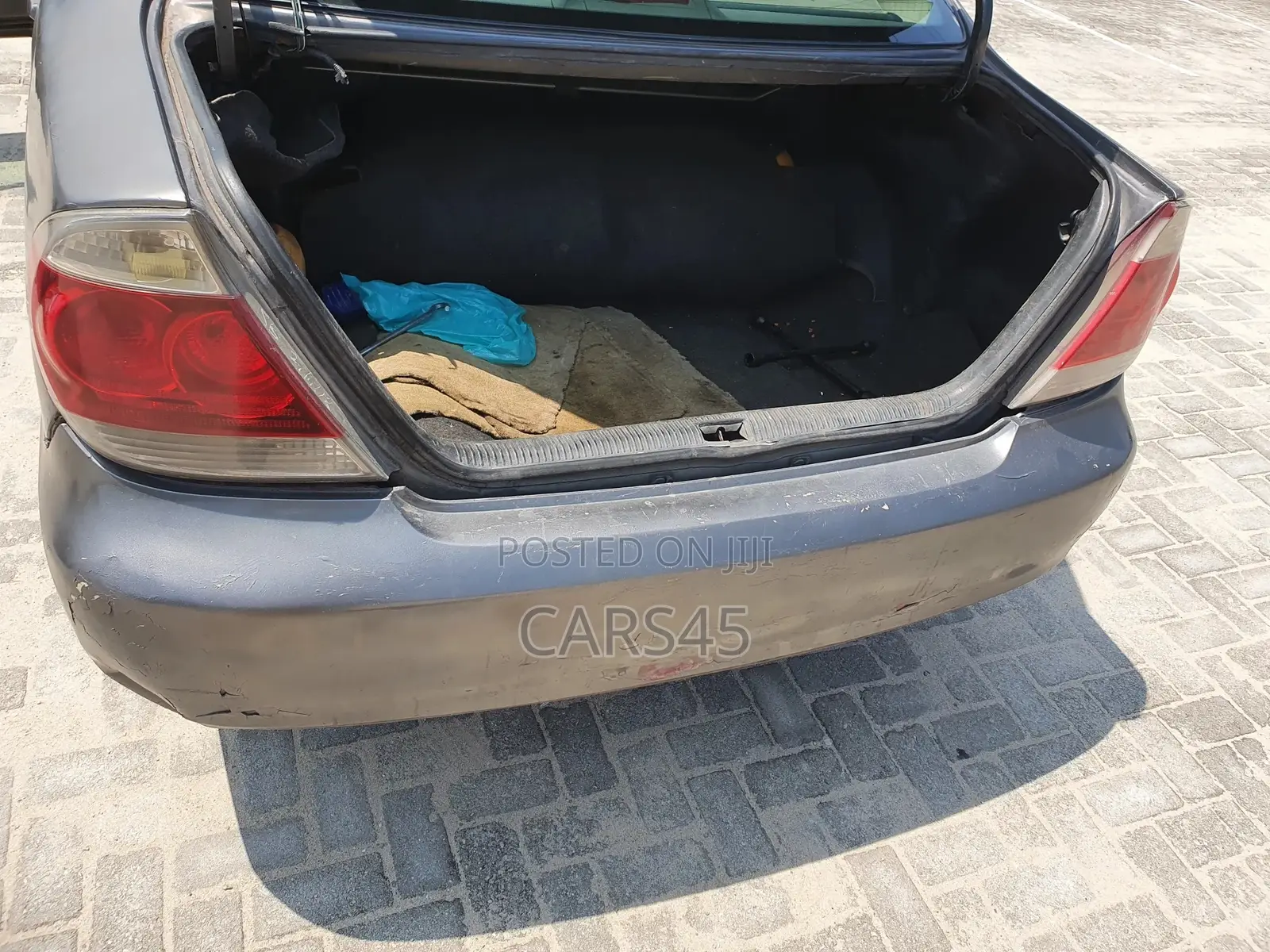 Toyota Camry 2005 Gray