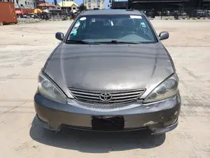Toyota Camry 2005 Gray
