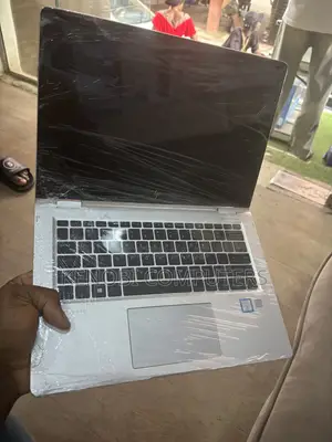 Laptop HP EliteBook 1030 16GB Intel Core i7 SSD 512GB