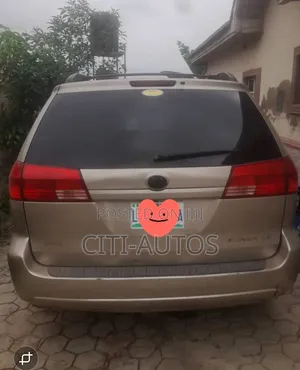 Toyota Sienna 2007 Gold