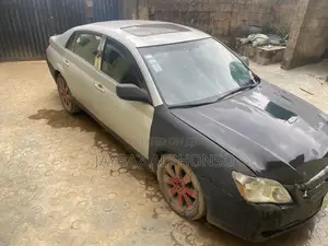 Toyota Avalon Limited Sedan FWD (3.5L 6cyl 6A) 2009 Silver