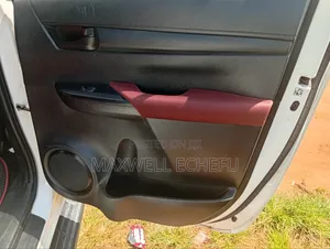 Toyota Hilux 2018 White
