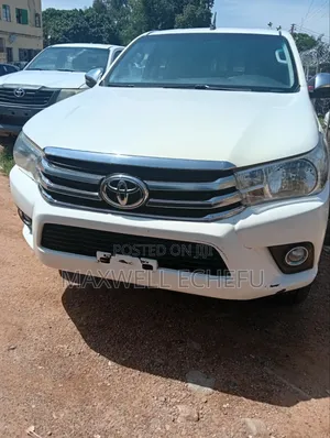 Toyota Hilux 2018 White