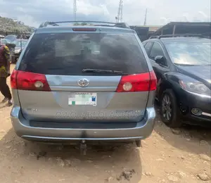 Toyota Sienna 2007 Blue