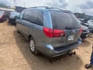 Toyota Sienna 2007 Blue