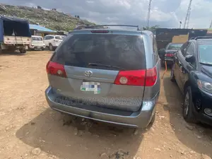 Toyota Sienna 2007 Blue