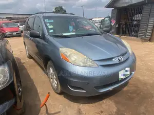 Toyota Sienna 2007 Blue