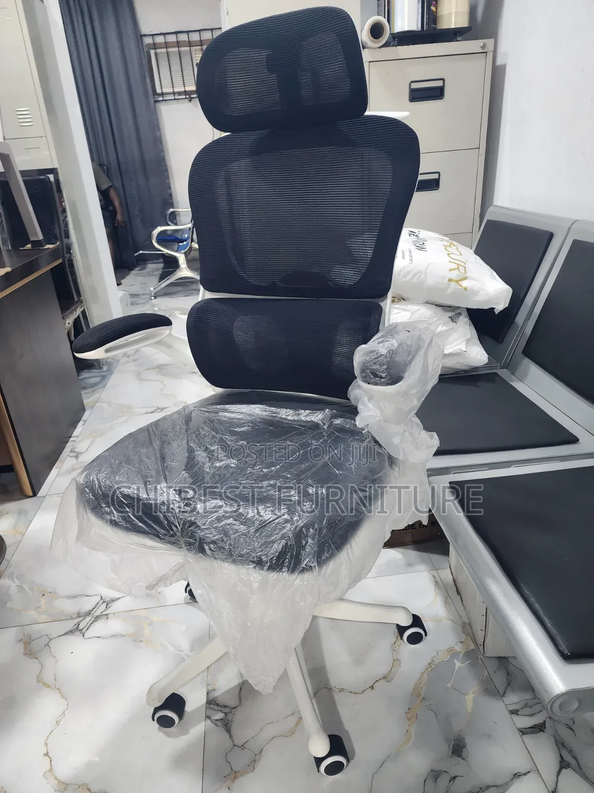High Quality Imported Office Chair.