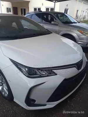 New Toyota Corolla Hybrid LE 2025 White