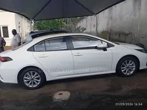 New Toyota Corolla Hybrid LE 2025 White