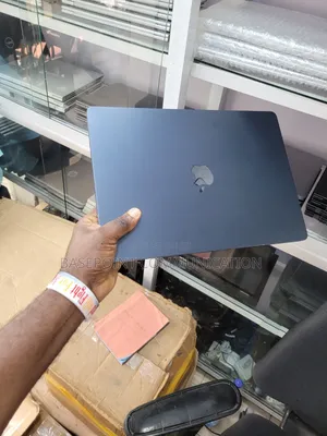 Laptop Apple MacBook Air 2022 M2 24GB Apple M2 SSD 1T