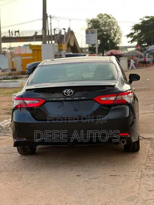 Toyota Camry SE FWD (2.5L 4cyl 8AM) 2018 Black