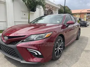 Toyota Camry 2018