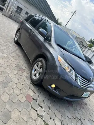 Toyota Sienna 2015 Gray