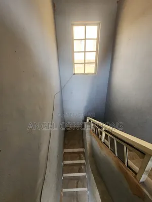 2bdrm Apartment in Ebute Metta for rent