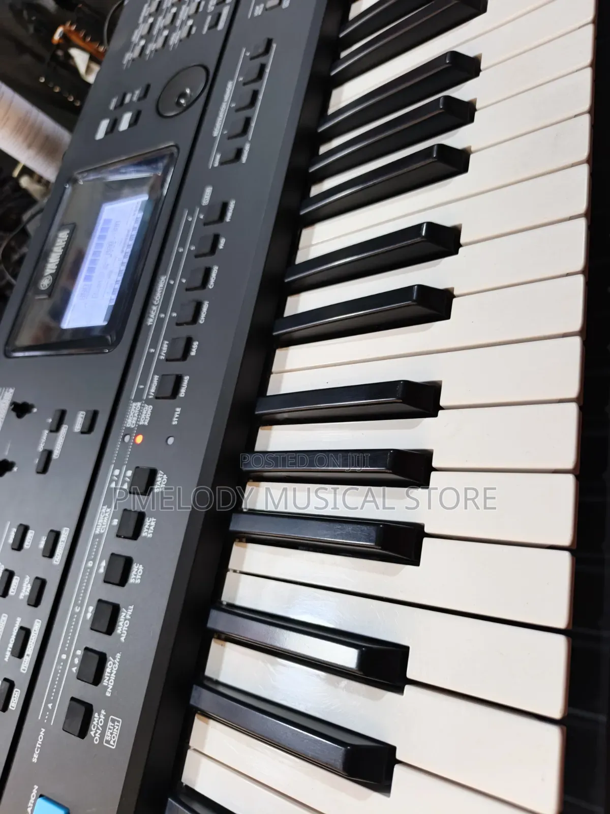 Yamaha PSR E473