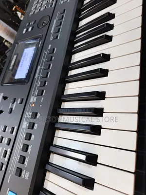 Yamaha PSR E473