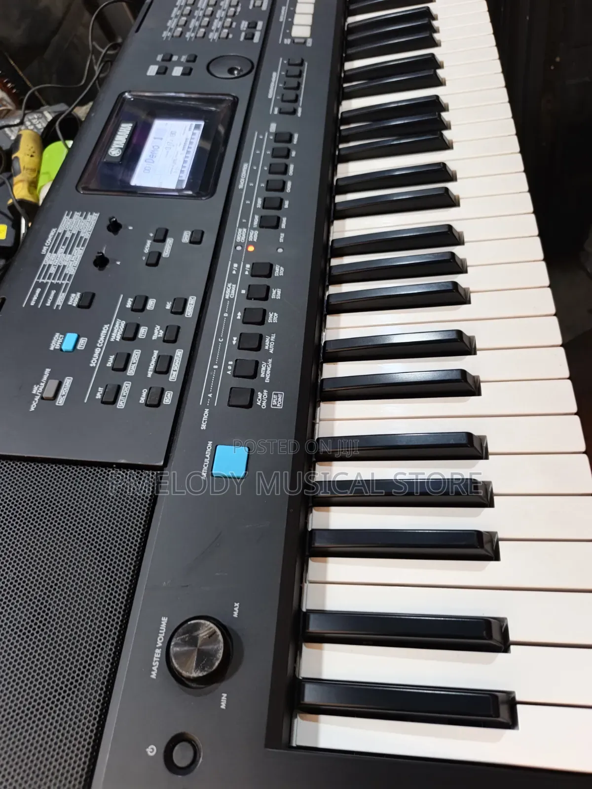 Yamaha PSR E473
