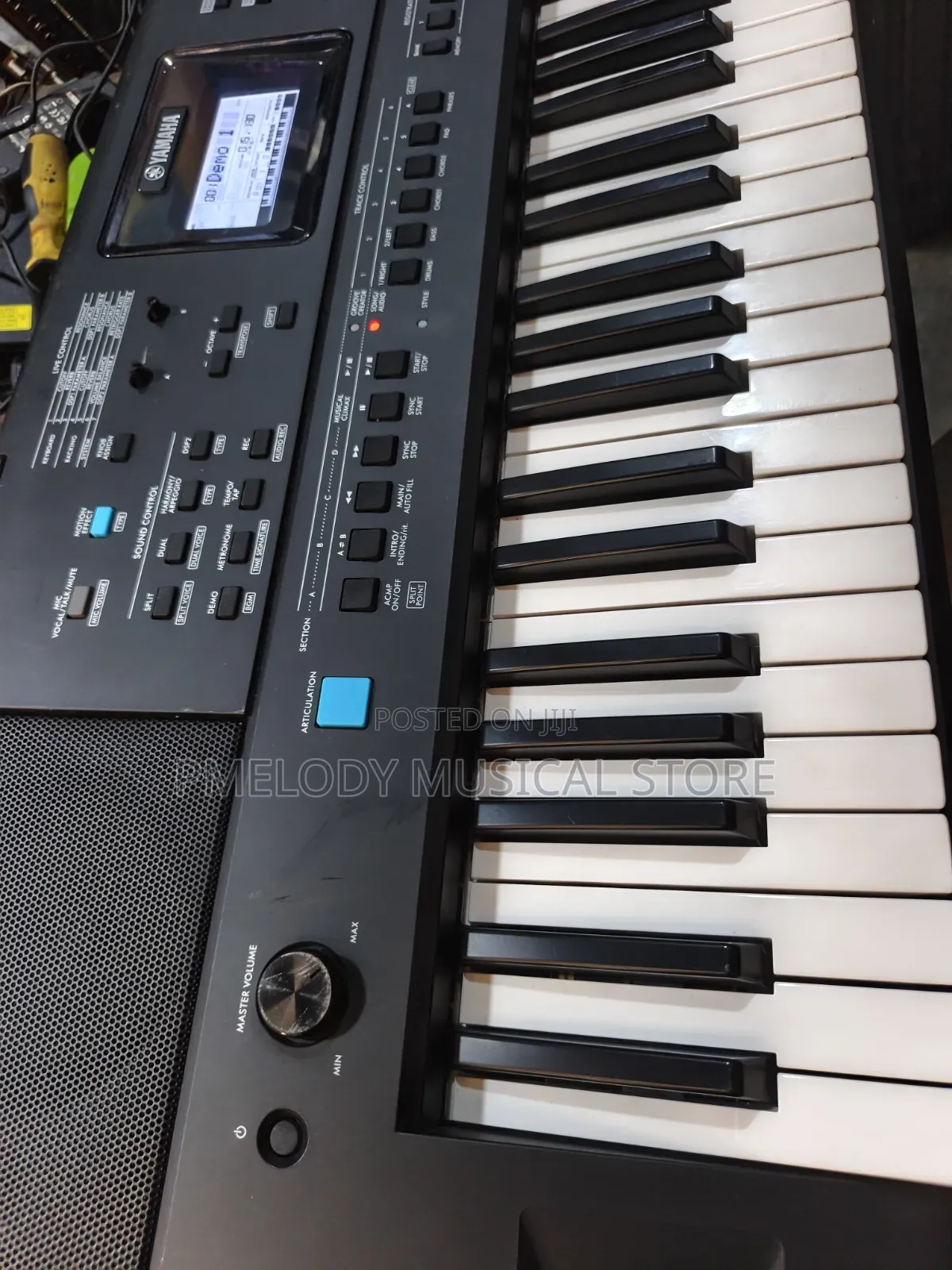 Yamaha PSR E473