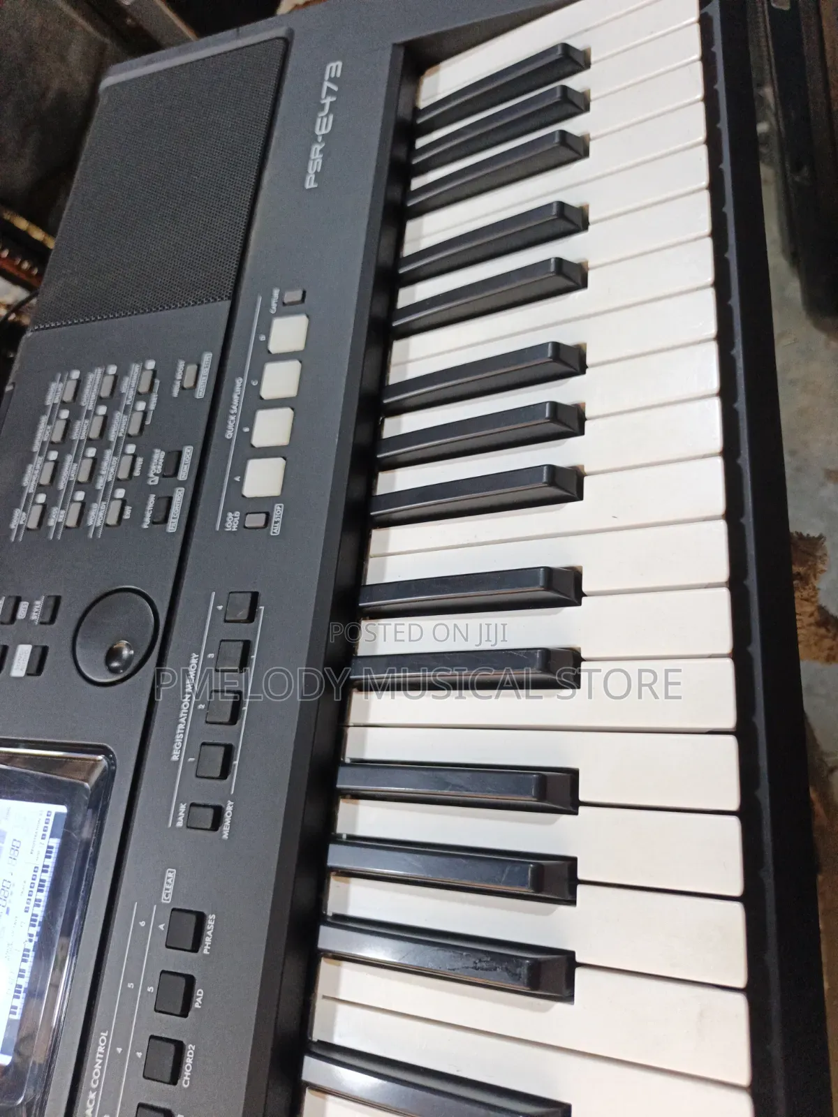 Yamaha PSR E473