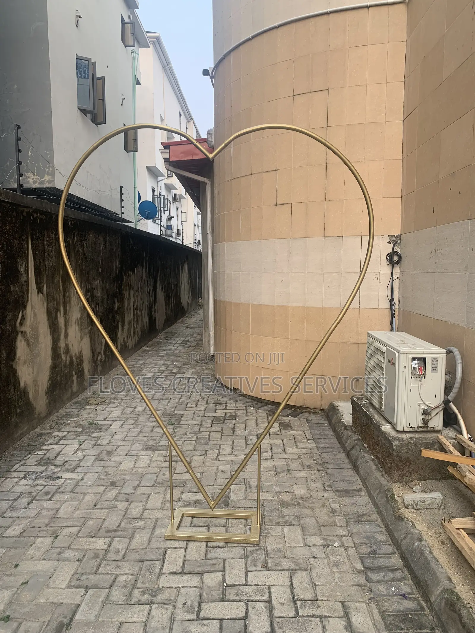 Love Arch Rental