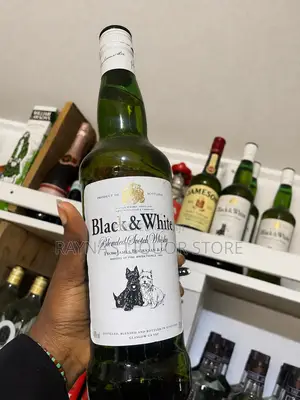Black White Blended Scotch Whisky 750ml