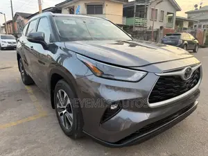Toyota Highlander 2021 Gray