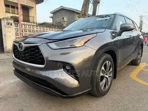 Toyota Highlander 2021 Gray