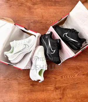 Nike Zoom C Smiley Running Shoes