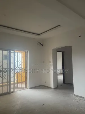 4bdrm House in Magodo Phase 2 for rent