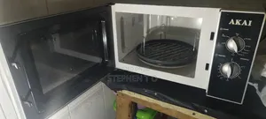 Akai 23l Microwave Oven With Grill