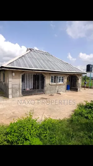 2bdrm House in Ikorodu Garage for rent