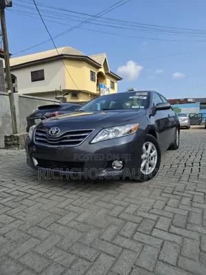 Toyota Camry LE 4dr Sedan (2.5L 4cyl 6A) 2011 Gray