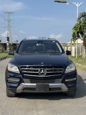 Mercedes-Benz M Class ML350 4MATIC 4dr SUV AWD (3.5L 6cyl 7A) 2014 Blue
