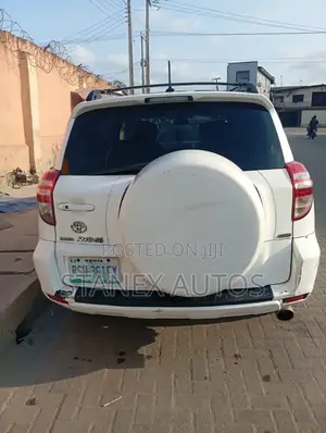 Toyota RAV4 2009 White