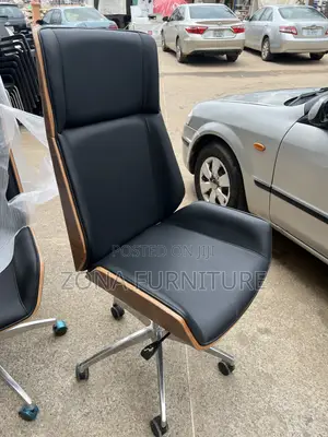 Executive Boss Office Swivel chair.wooden Back. Conference Chair