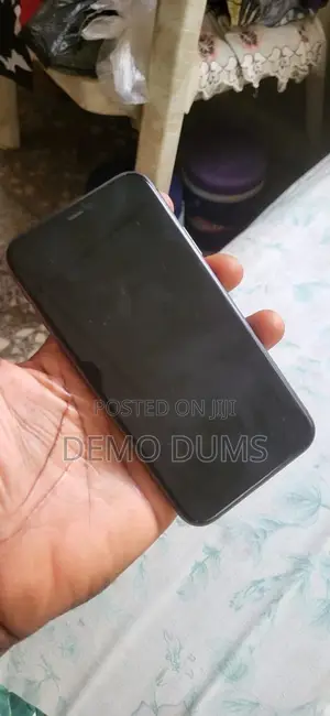Apple iPhone 11 64 GB Black