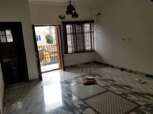 3bdrm Apartment in Alagomeji Yaba Lagos for rent