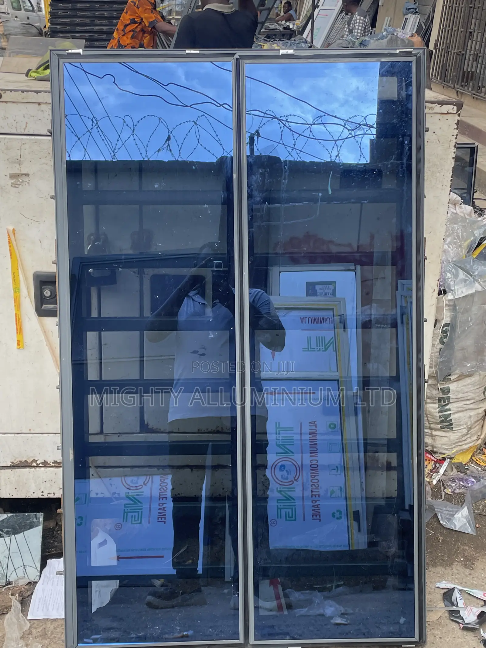 Frameless Window