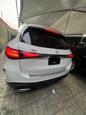 Mercedes-Benz GLC-Class GLC 300 2023 White